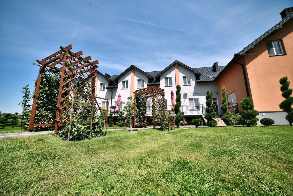 Hotel Restauracja Lorenzo Stopnica Exterior photo